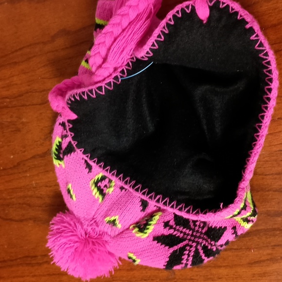 Flap Hat Winter hat covers ears and keeps them warm and cozy. - Picture 2 of 2